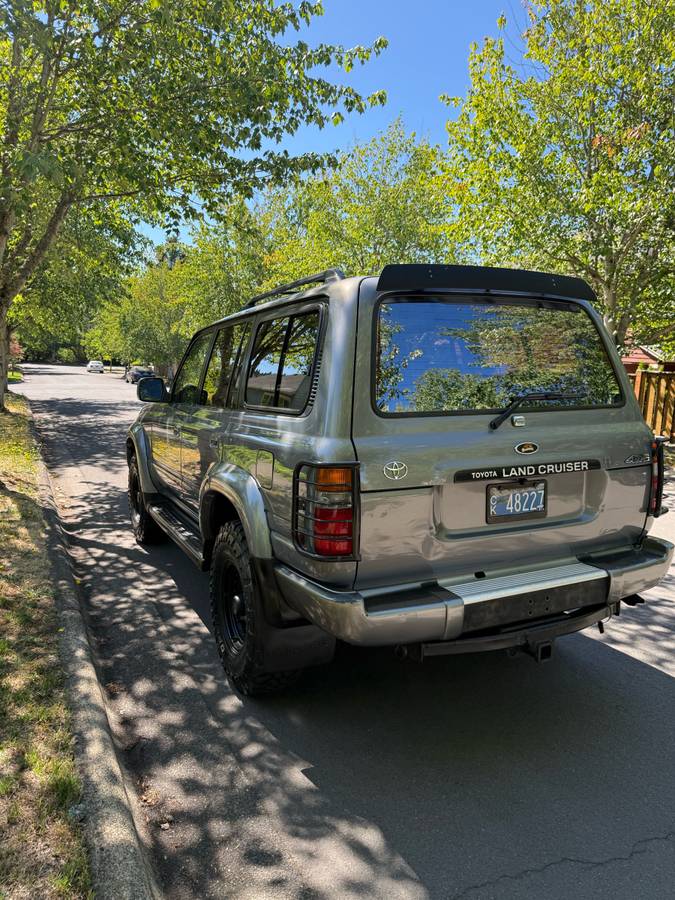 Toyota-land-cruiser-1995-grey-1