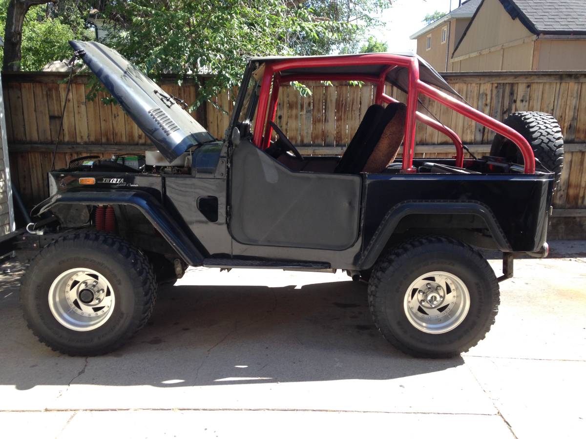 Toyota-land-cruiser-fj40-1967-black-4