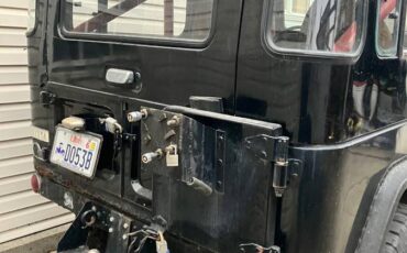 Toyota-land-cruiser-fj40-1967-black-7