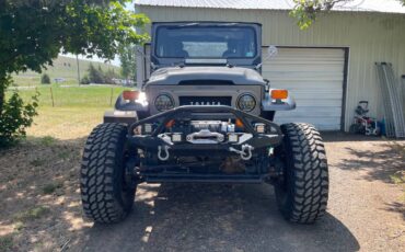 Toyota-land-cruiser-fj40-1969-silver-1