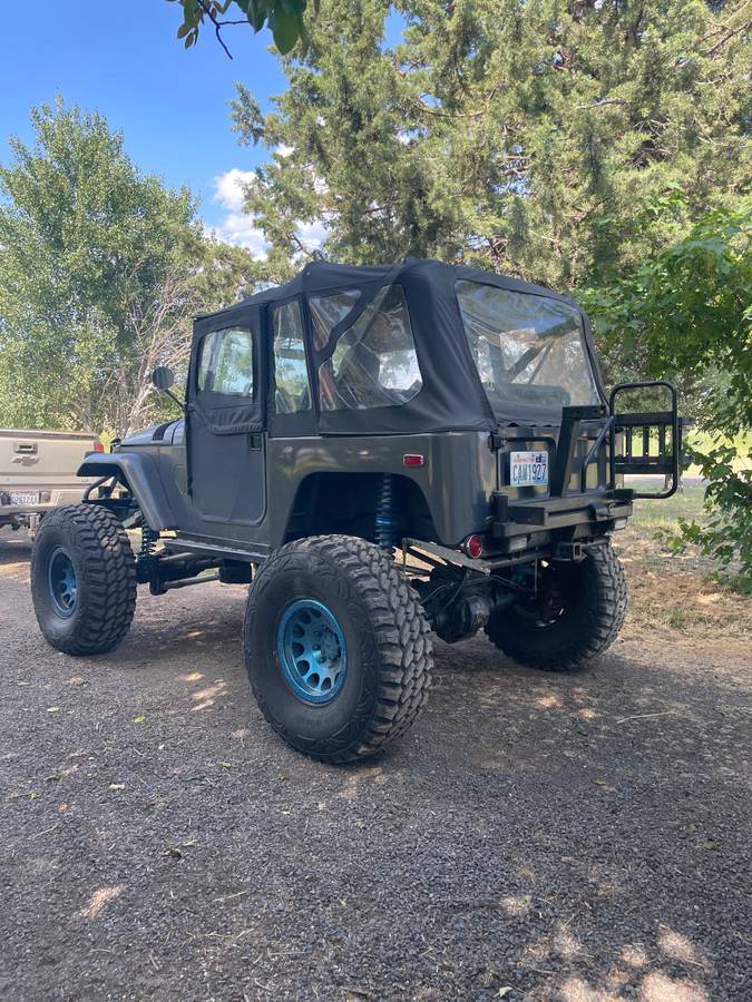 Toyota-land-cruiser-fj40-1969-silver-10