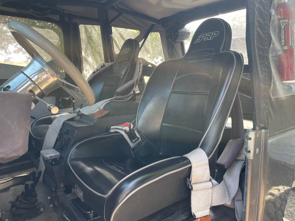 Toyota-land-cruiser-fj40-1969-silver-11