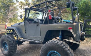 Toyota-land-cruiser-fj40-1969-silver-5