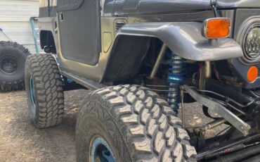 Toyota-land-cruiser-fj40-1969-silver-6