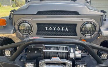 Toyota-land-cruiser-fj40-1969-silver-7