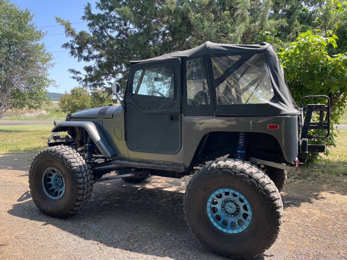 Toyota-land-cruiser-fj40-1969-silver