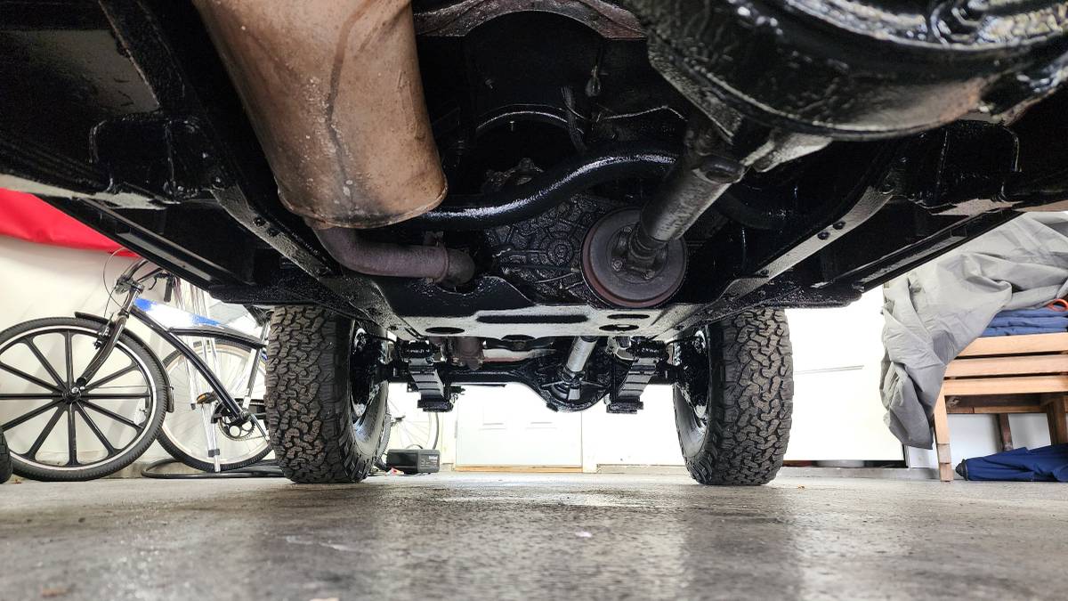 Toyota-land-cruiser-fj40-1972-red-11