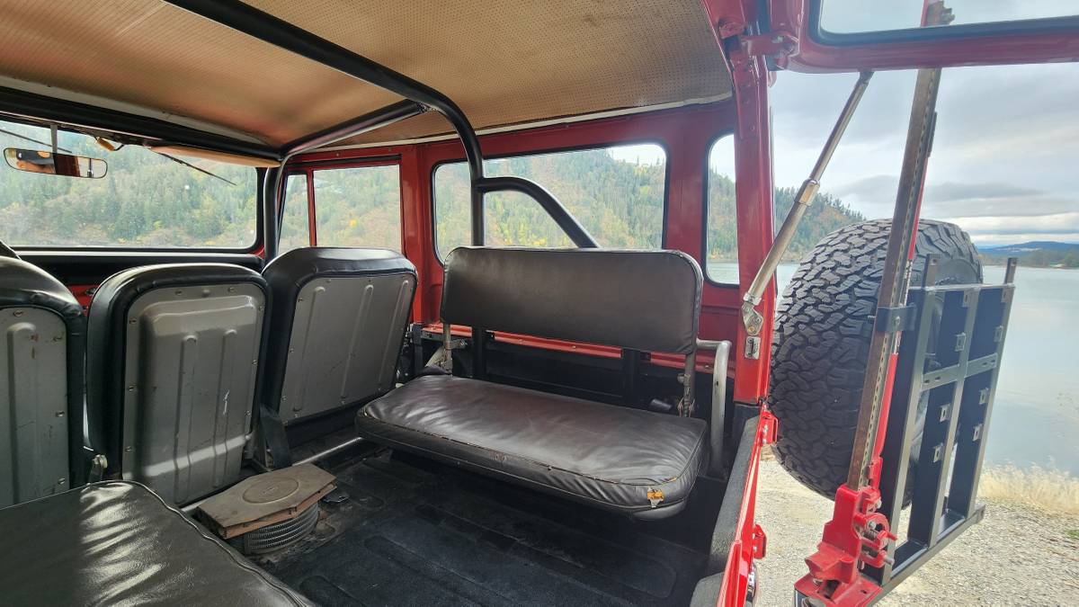Toyota-land-cruiser-fj40-1972-red-12