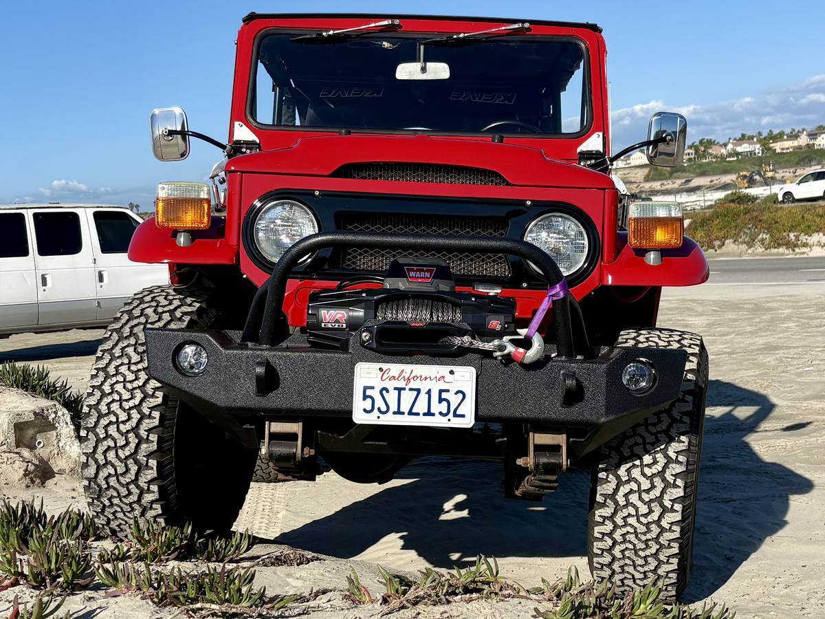Toyota-land-cruiser-fj40-1972-red-14