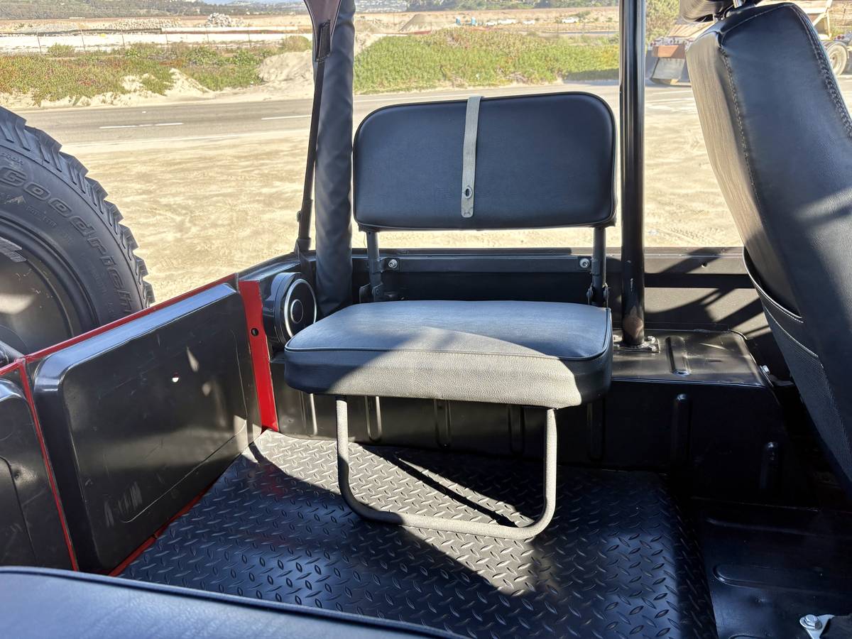 Toyota-land-cruiser-fj40-1972-red-17