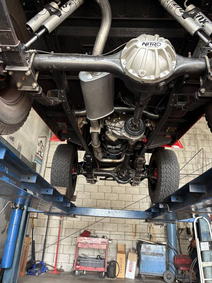 Toyota-land-cruiser-fj40-1972-red-24