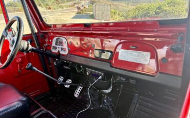 Toyota-land-cruiser-fj40-1972-red-29