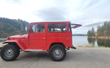 Toyota-land-cruiser-fj40-1972-red-6