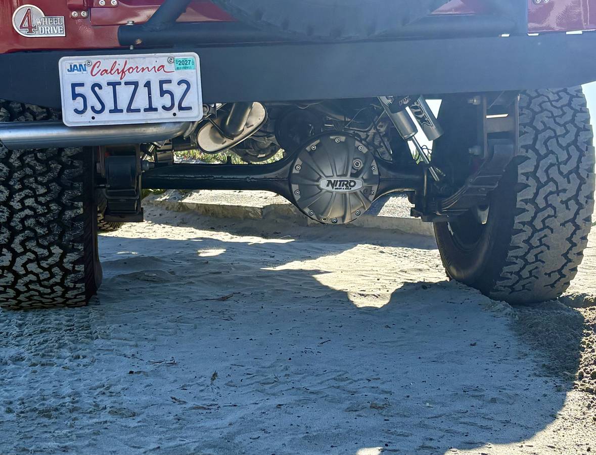 Toyota-land-cruiser-fj40-1972-red-6