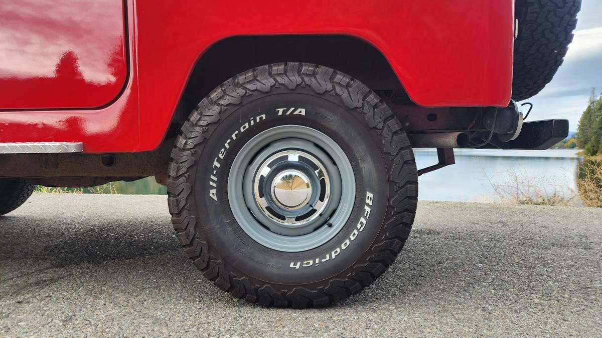 Toyota-land-cruiser-fj40-1972-red-9