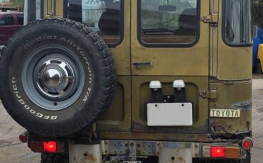 Toyota-land-cruiser-fj40-1976-green-1