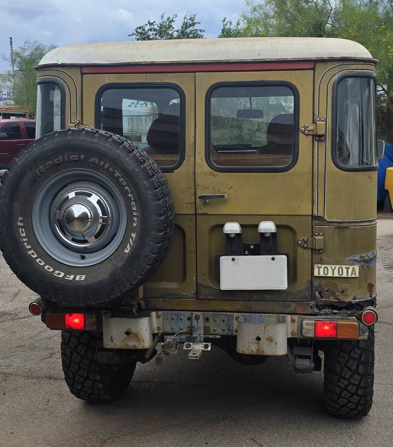 Toyota-land-cruiser-fj40-1976-green-1