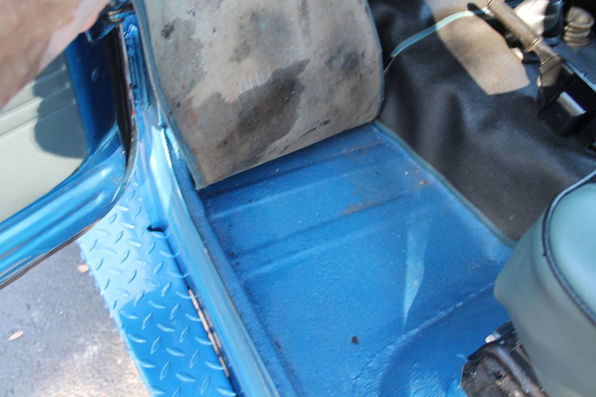 Toyota-land-cruiser-fj40-1981-blue-3