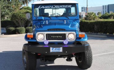 Toyota-land-cruiser-fj40-1981-blue