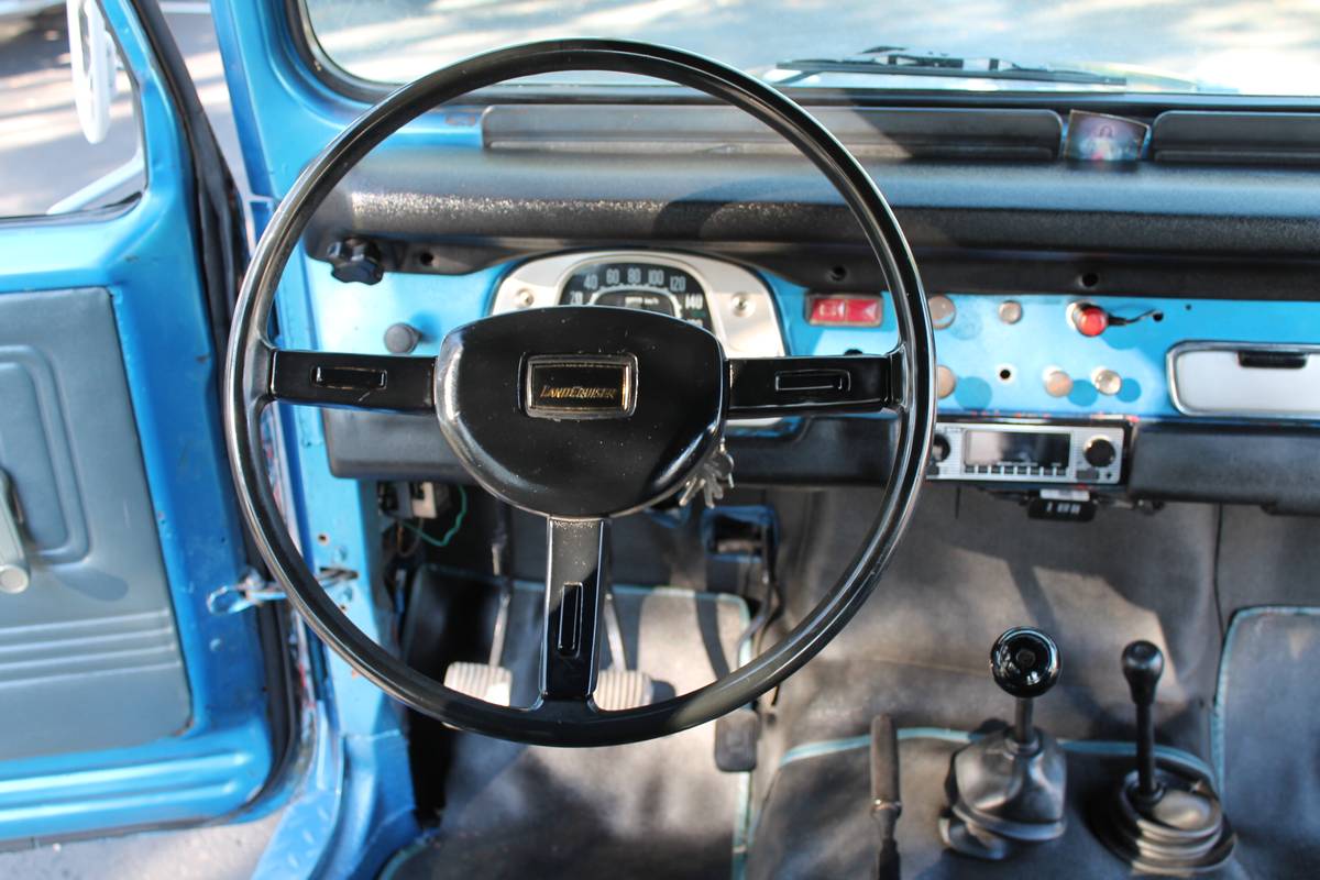 Toyota-land-cruiser-fj40-1981-blue-4