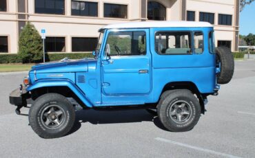 Toyota-land-cruiser-fj40-1981-blue-7