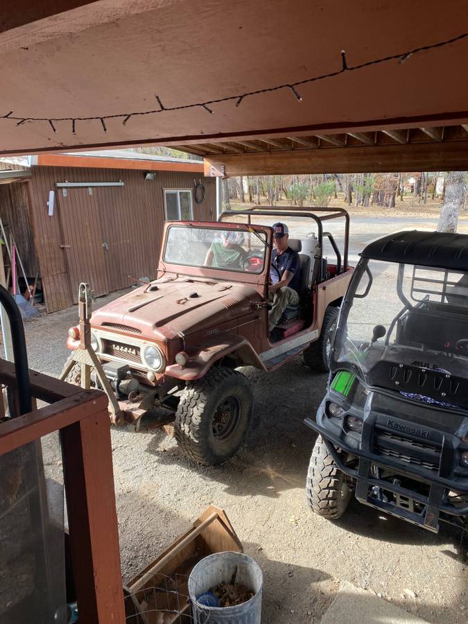 Toyota-land-cruiser-fj40-3-tree-1967-red-1