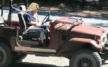 Toyota-land-cruiser-fj40-3-tree-1967-red-10