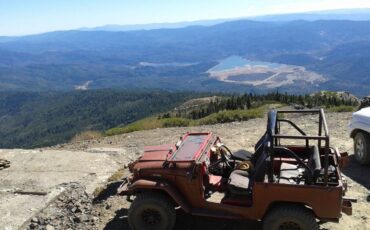 Toyota-land-cruiser-fj40-3-tree-1967-red