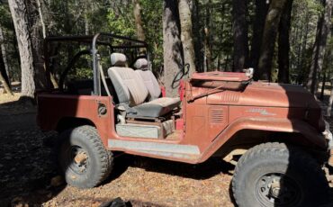 Toyota-land-cruiser-fj40-3-tree-1967-red-6