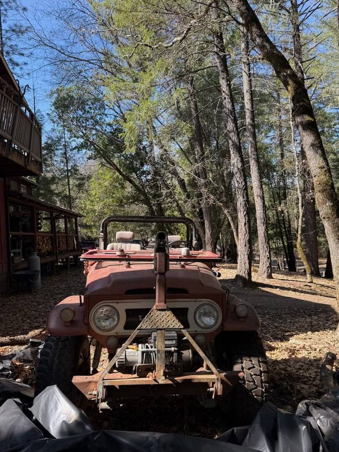 Toyota-land-cruiser-fj40-3-tree-1967-red-7