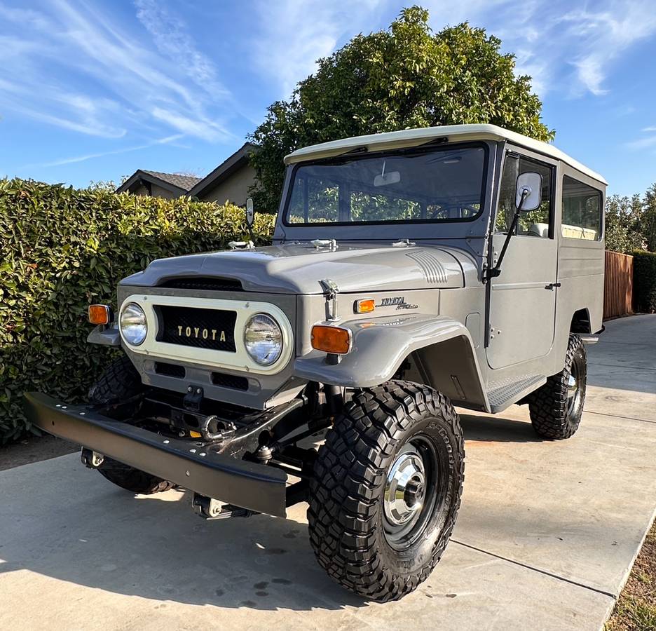 Toyota-land-cruiser-fj43-1970-grey-27