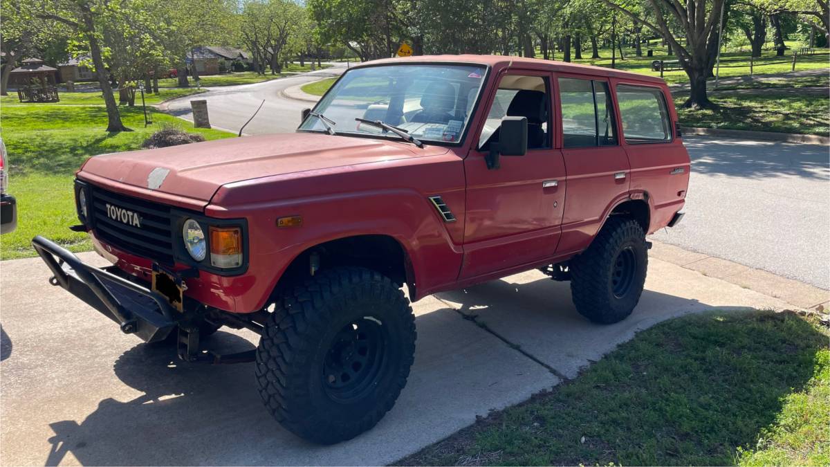 Toyota-land-cruiser-fj60-1987-red-1
