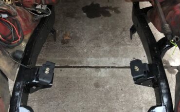 Toyota-land-cruiser-fj60-1987-red-4