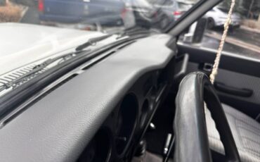 Toyota-land-cruiser-fj62-1989-white-1