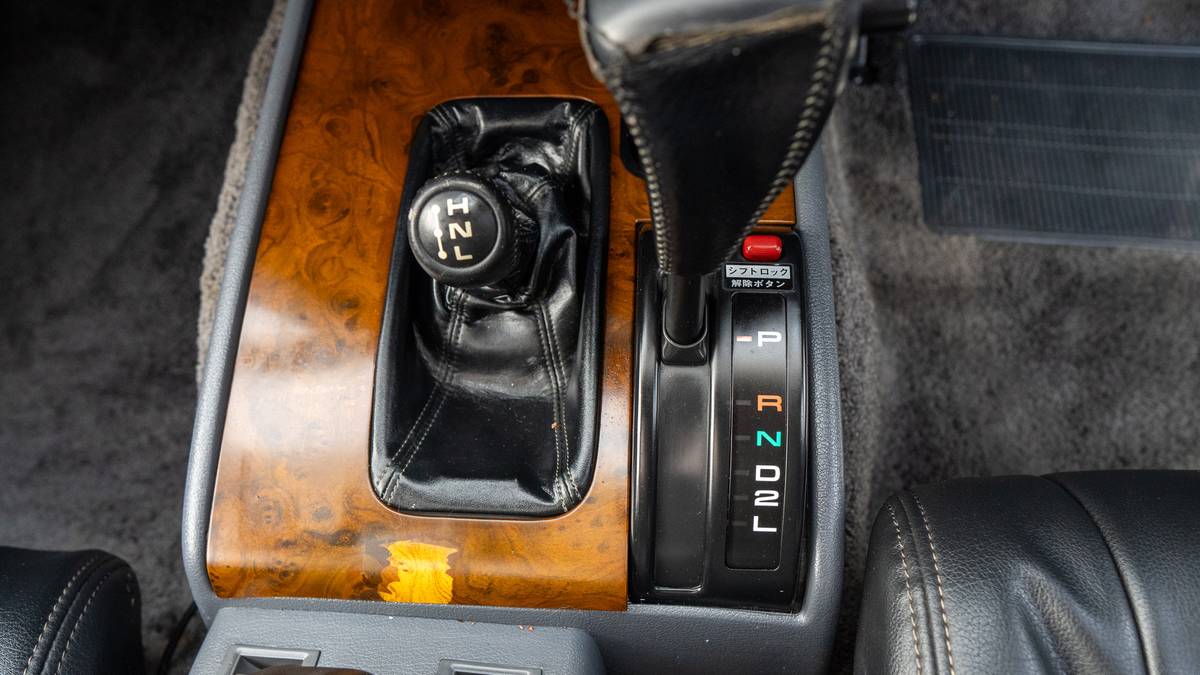 Toyota-land-cruiser-fj80-1993-black-10