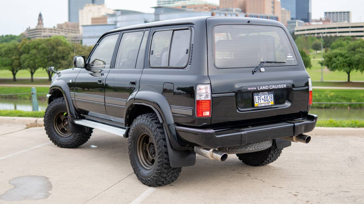 Toyota-land-cruiser-fj80-1993-black-12