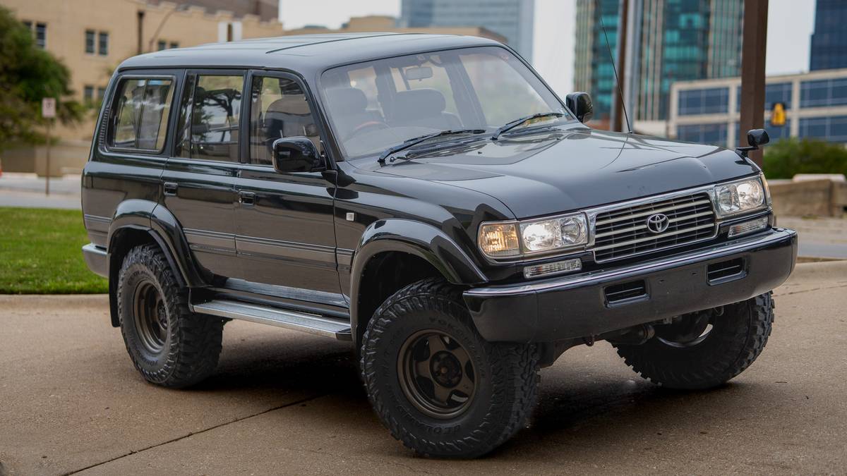 Toyota-land-cruiser-fj80-1993-black-14