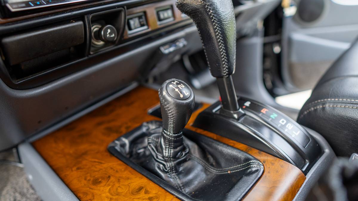 Toyota-land-cruiser-fj80-1993-black-5