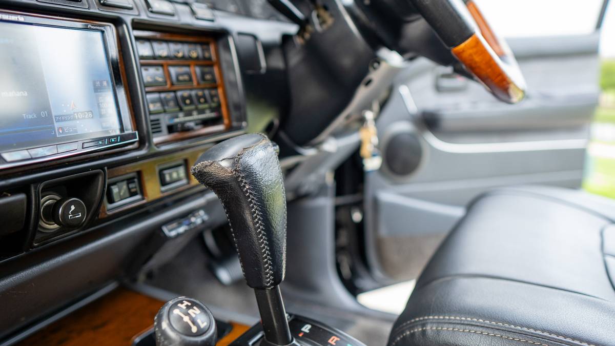 Toyota-land-cruiser-fj80-1993-black-6