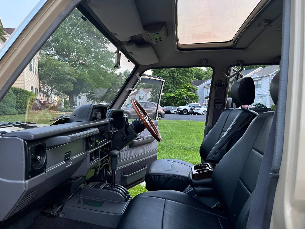 Toyota-land-cruiser-prado-diesel-1992-brown-17