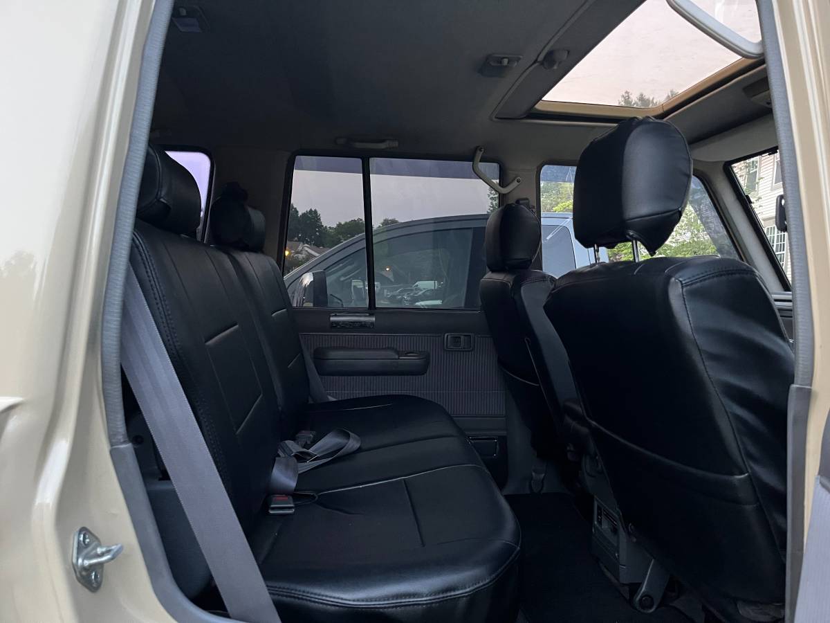 Toyota-land-cruiser-prado-diesel-1992-brown-19