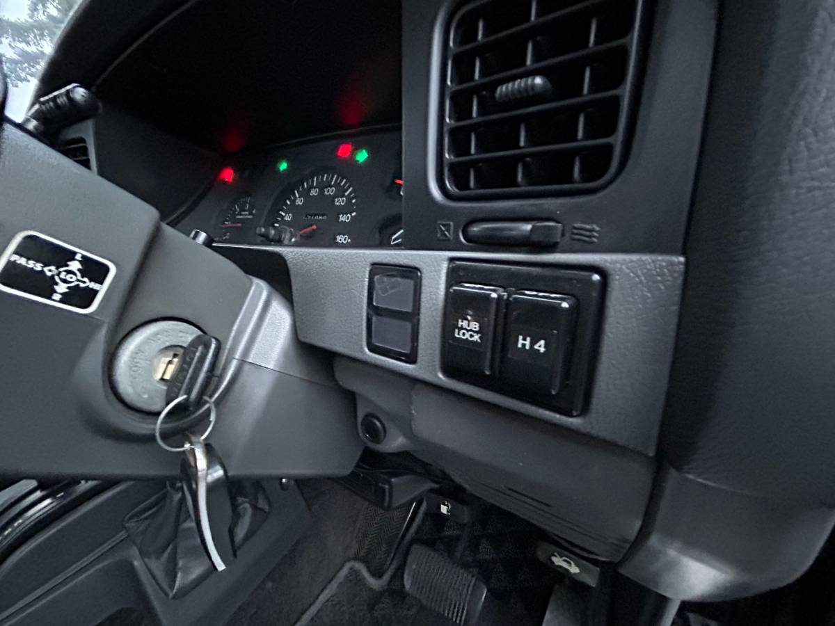 Toyota-land-cruiser-prado-diesel-1994-12