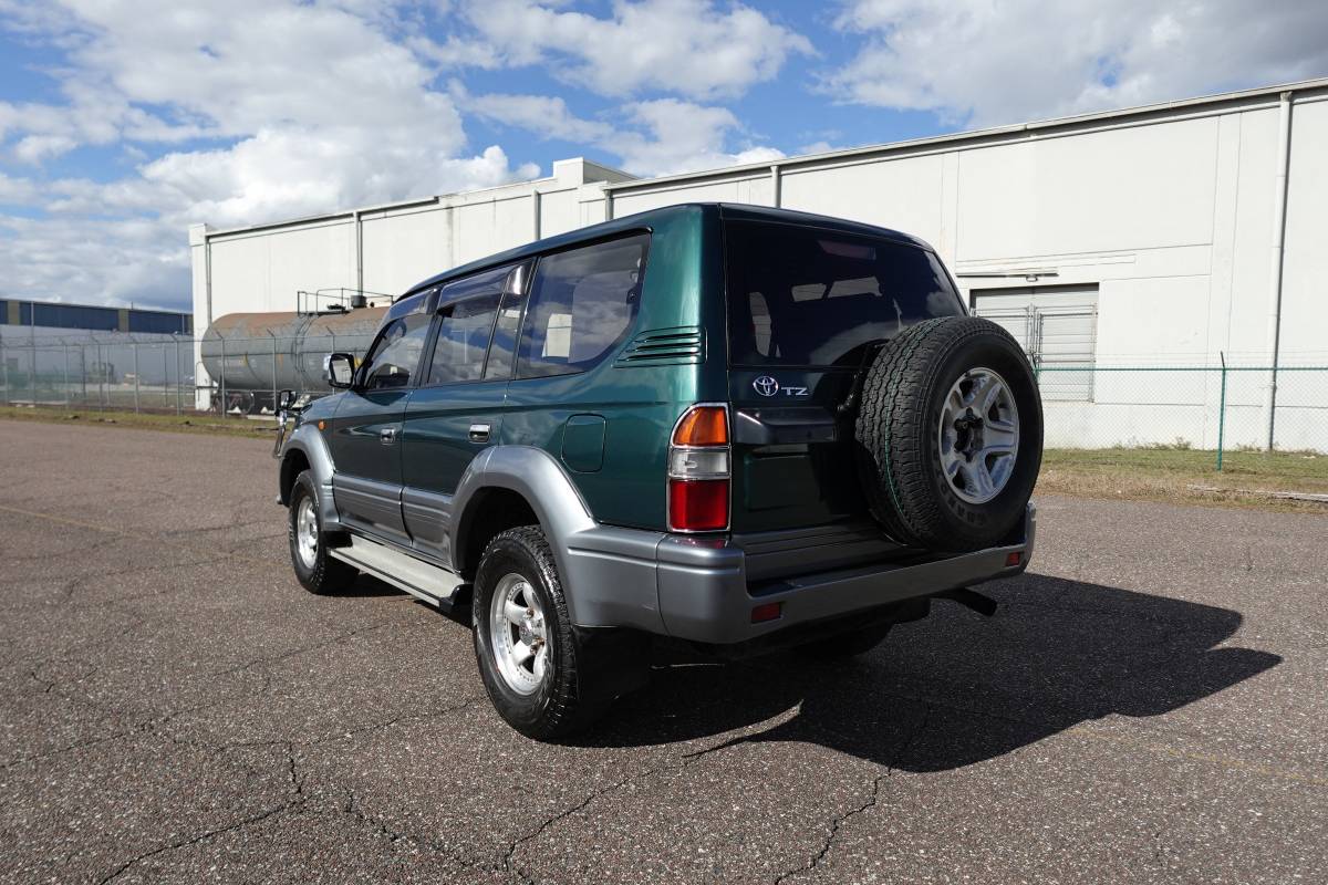Toyota-land-cruiser-prado-diesel-1996-green-9