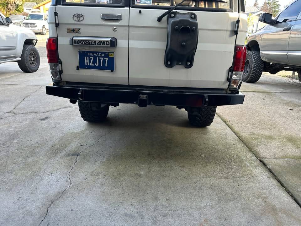 Toyota-landcruiser-diesel-1992-white-1