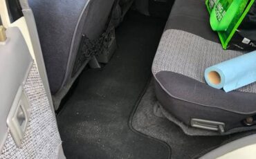 Toyota-landcruiser-diesel-1992-white-11