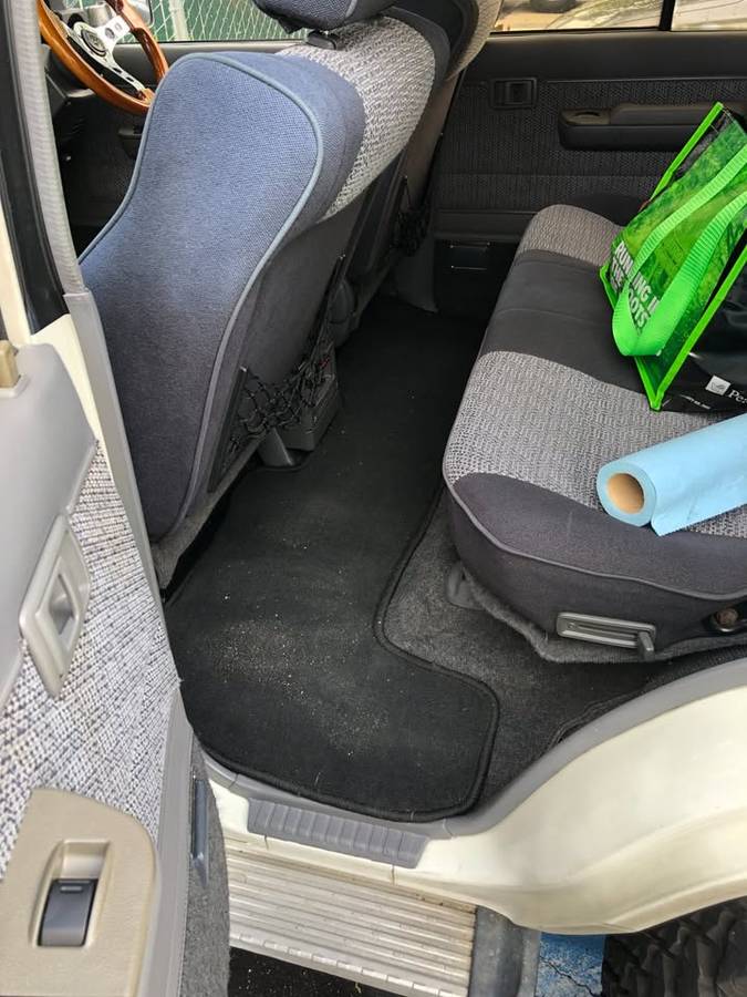 Toyota-landcruiser-diesel-1992-white-11