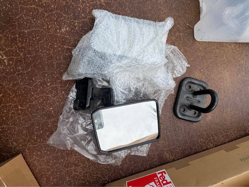 Toyota-landcruiser-diesel-1992-white-14