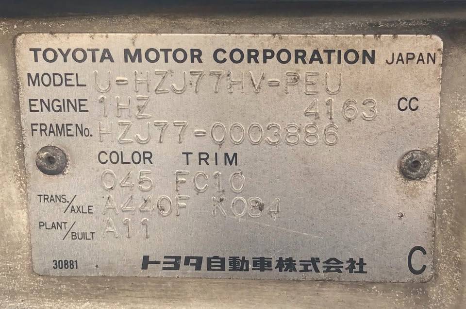 Toyota-landcruiser-diesel-1992-white-15