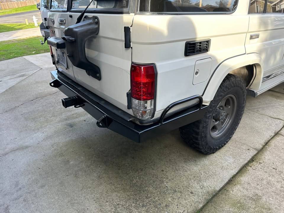 Toyota-landcruiser-diesel-1992-white-3