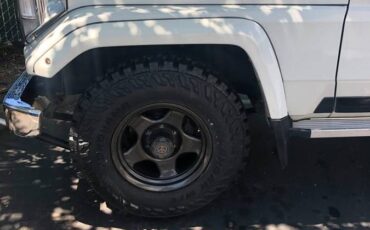 Toyota-landcruiser-diesel-1992-white-5